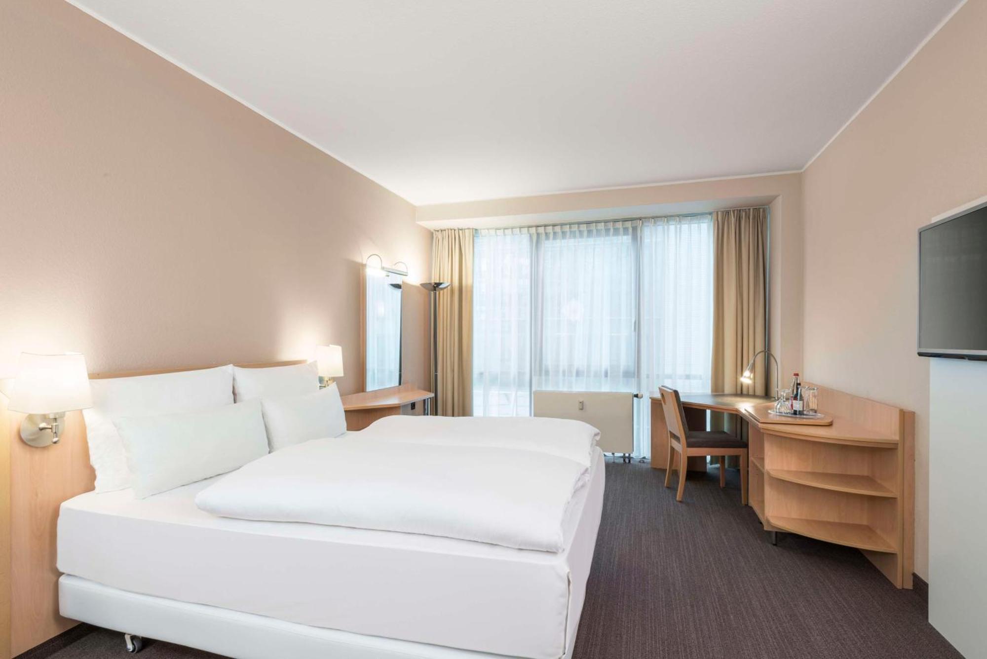 Nh City 4*