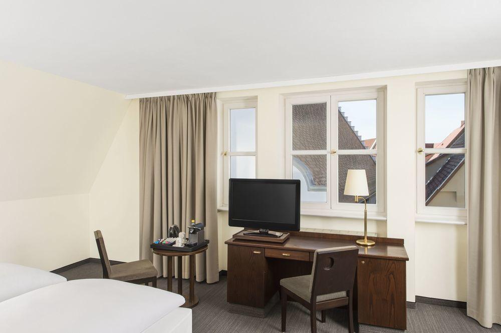 Nh City Hotel 4*